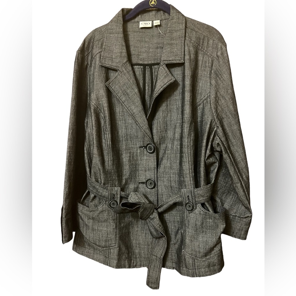 Blazer dress it up or down add a pop of color or black it out!closet essential